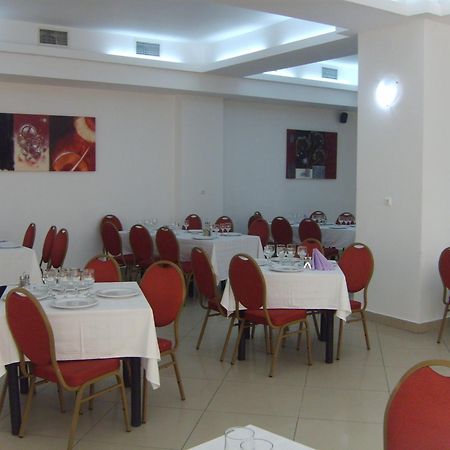 Hotel Flormang Craiova Restaurante foto
