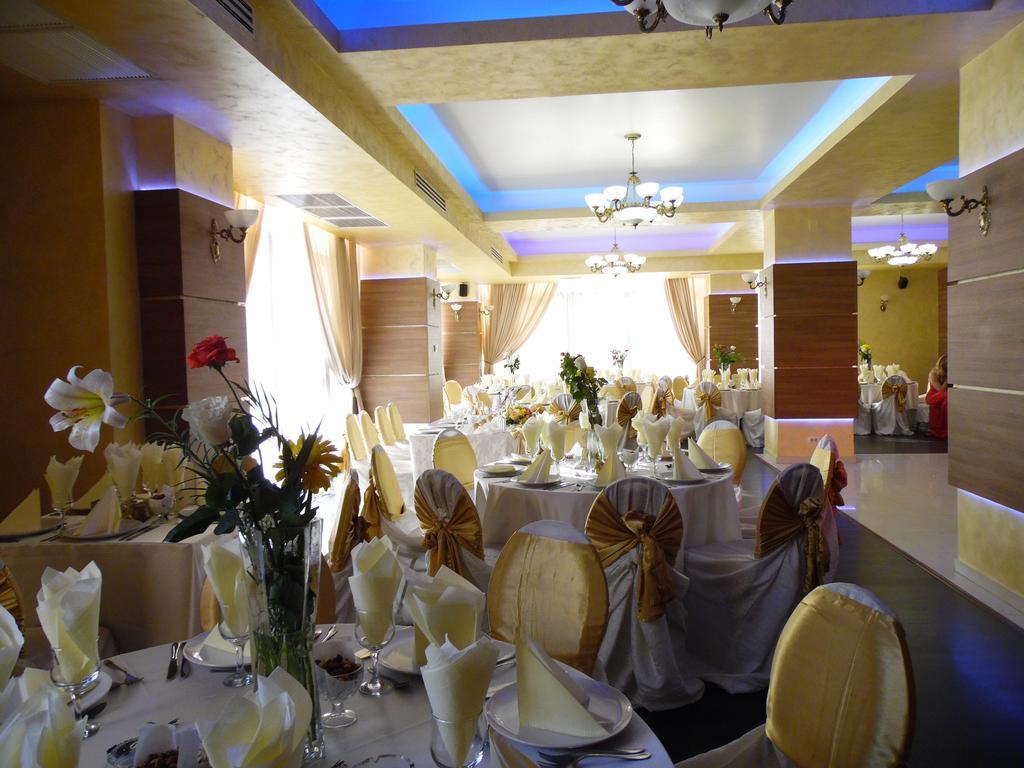 Hotel Flormang Craiova Exterior foto
